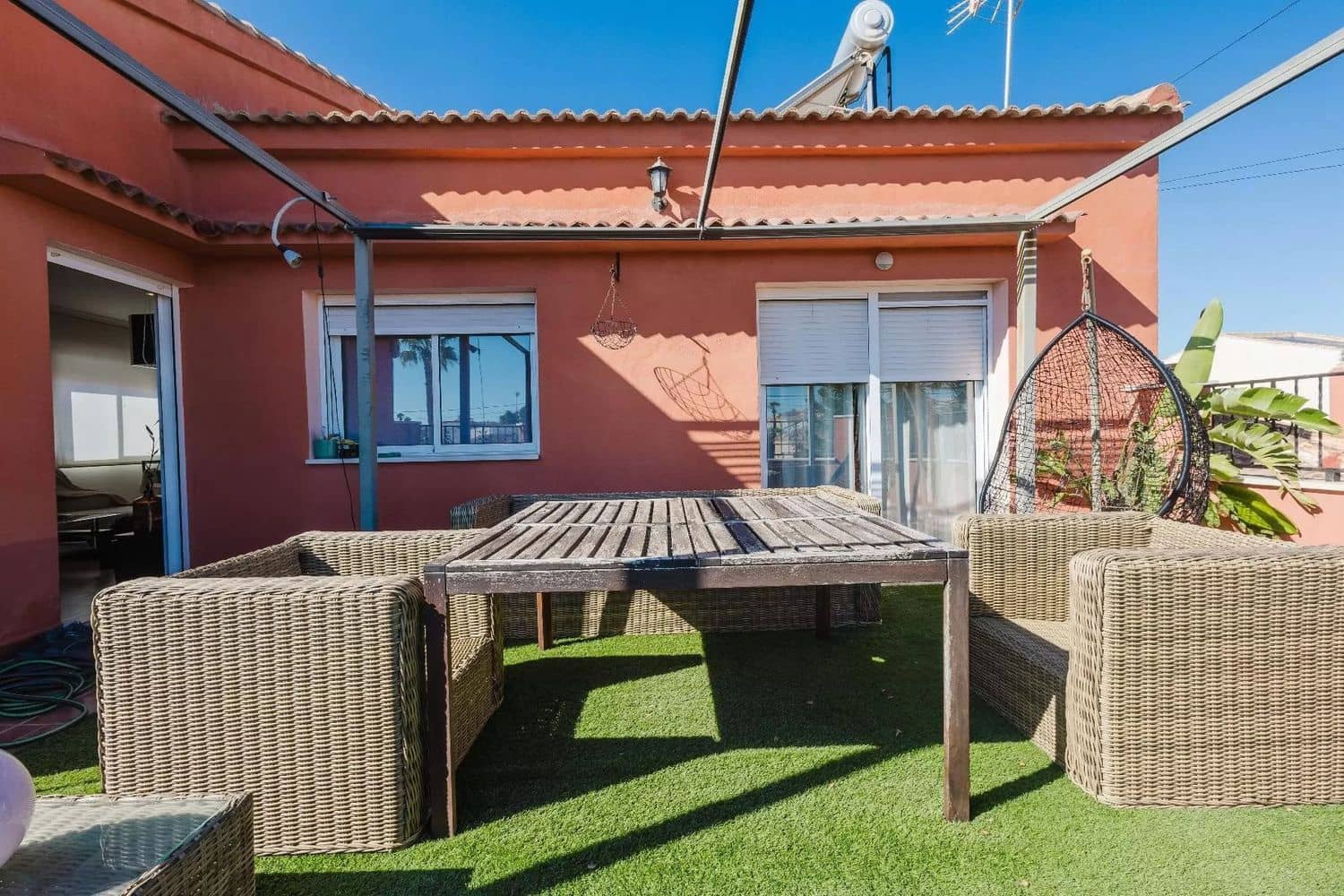 6 sypialnia Willa na sprzedaż w Torrevieja z basenem garażem - 449 000 € (Ref: 9451965)