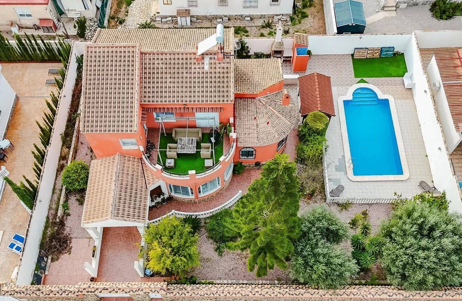 6 sypialnia Willa na sprzedaż w Torrevieja z basenem garażem - 449 000 € (Ref: 9451965)