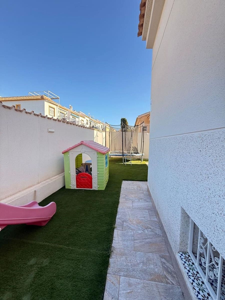 2 Zimmer Villa zu verkaufen in Orihuela Costa mit Pool Garage - 340.000 € (Ref: 9452742)