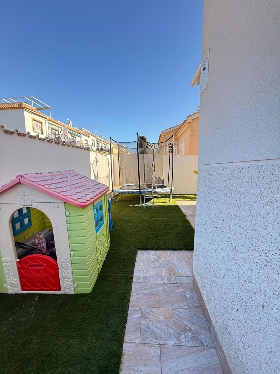 2 Zimmer Villa zu verkaufen in Orihuela Costa mit Pool Garage - 340.000 € (Ref: 9452742)