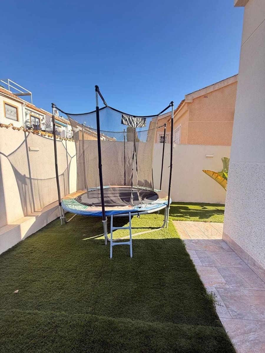 2 Zimmer Villa zu verkaufen in Orihuela Costa mit Pool Garage - 340.000 € (Ref: 9452742)