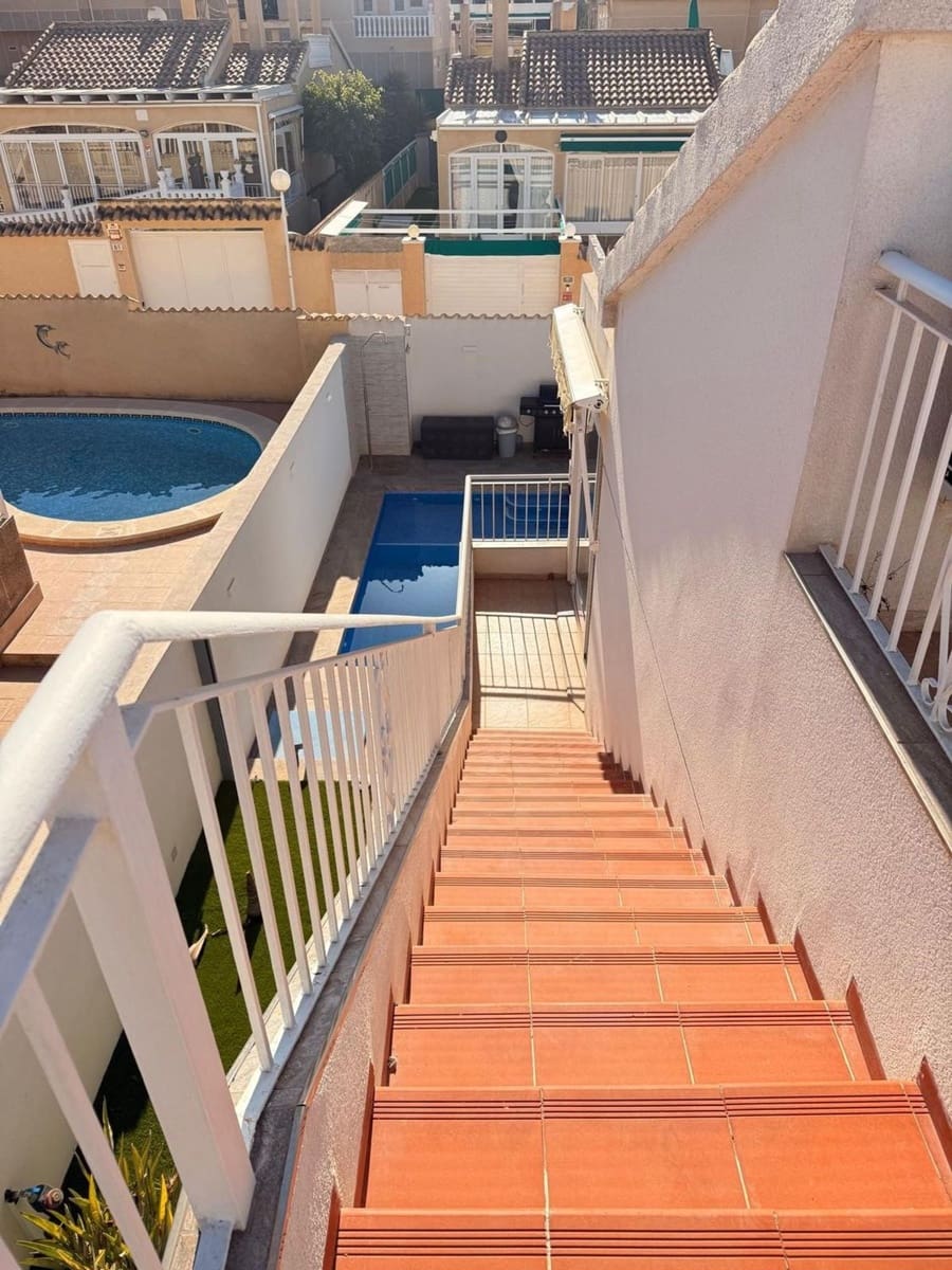 2 Zimmer Villa zu verkaufen in Orihuela Costa mit Pool Garage - 340.000 € (Ref: 9452742)