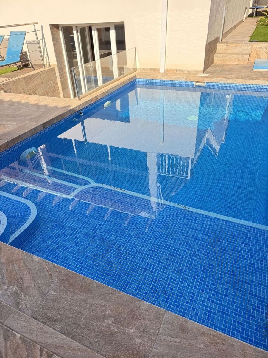 2 Zimmer Villa zu verkaufen in Orihuela Costa mit Pool Garage - 340.000 € (Ref: 9452742)