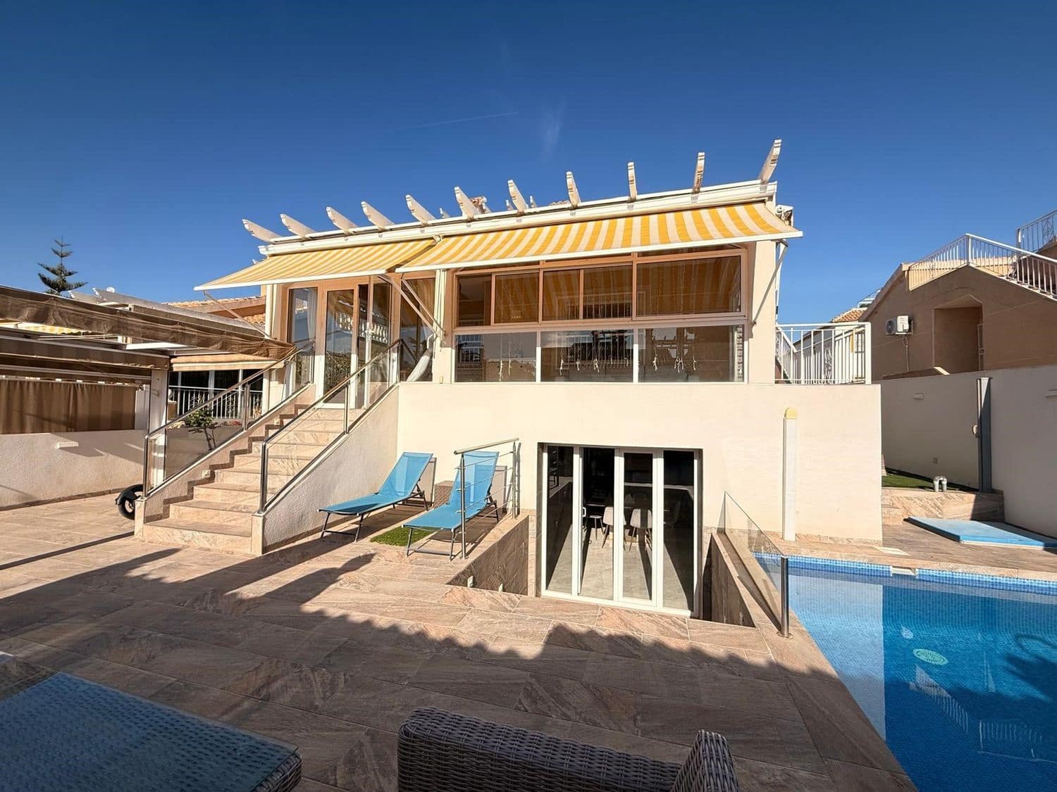 2 Zimmer Villa zu verkaufen in Orihuela Costa mit Pool Garage - 340.000 € (Ref: 9452742)