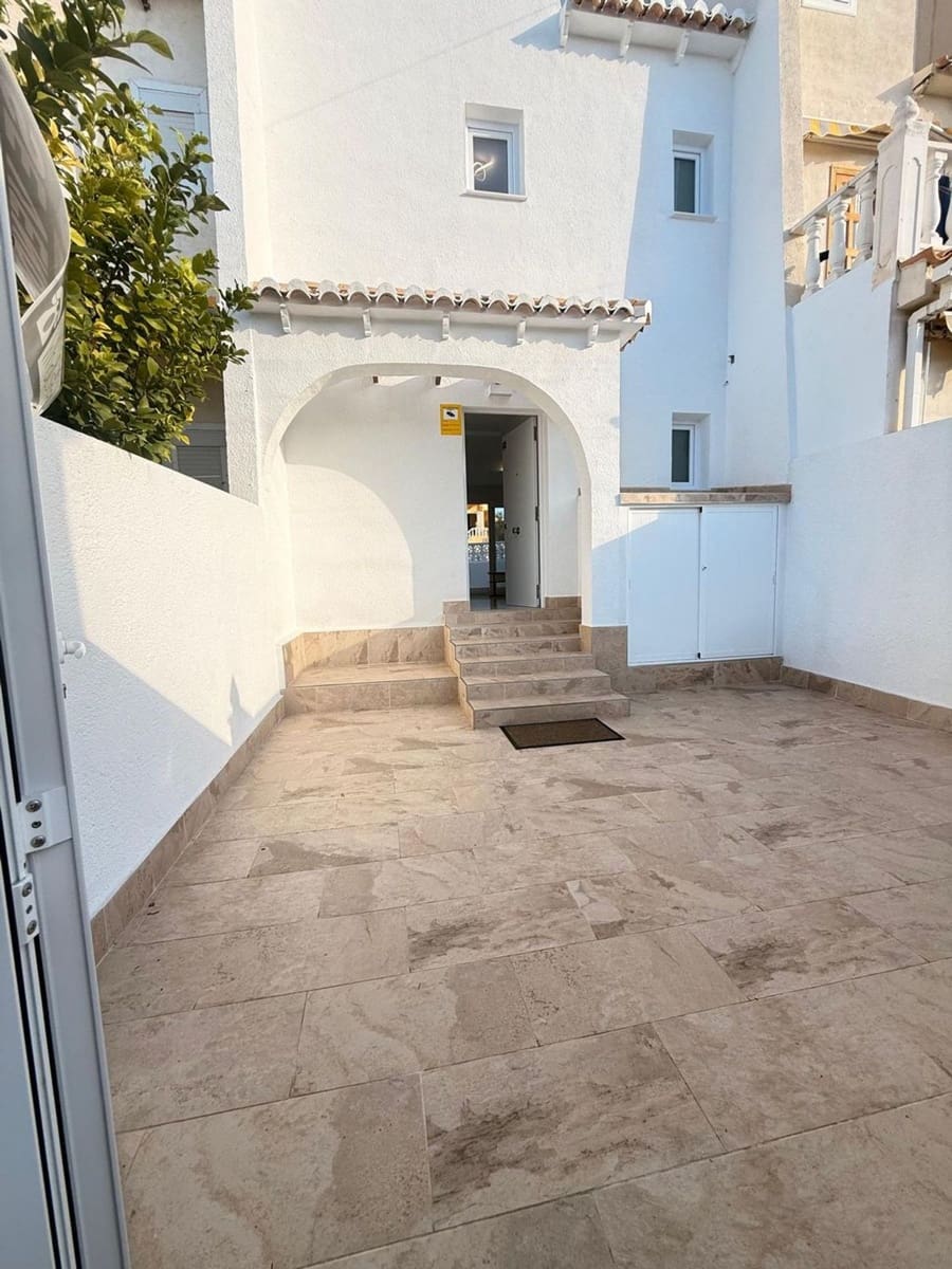 3 Zimmer Haus zu verkaufen in Torrevieja mit Pool Garage - 229.000 € (Ref: 9461007)