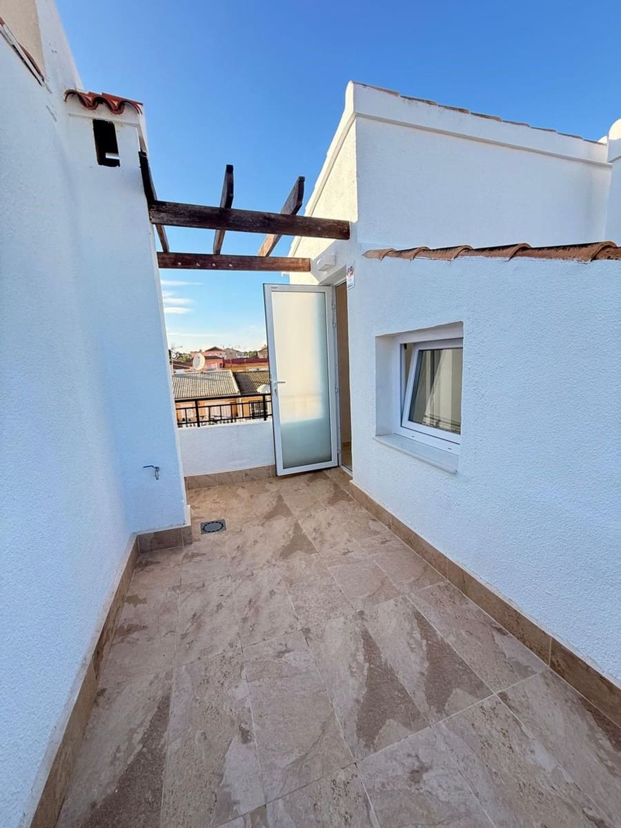 3 Zimmer Haus zu verkaufen in Torrevieja mit Pool Garage - 229.000 € (Ref: 9461007)