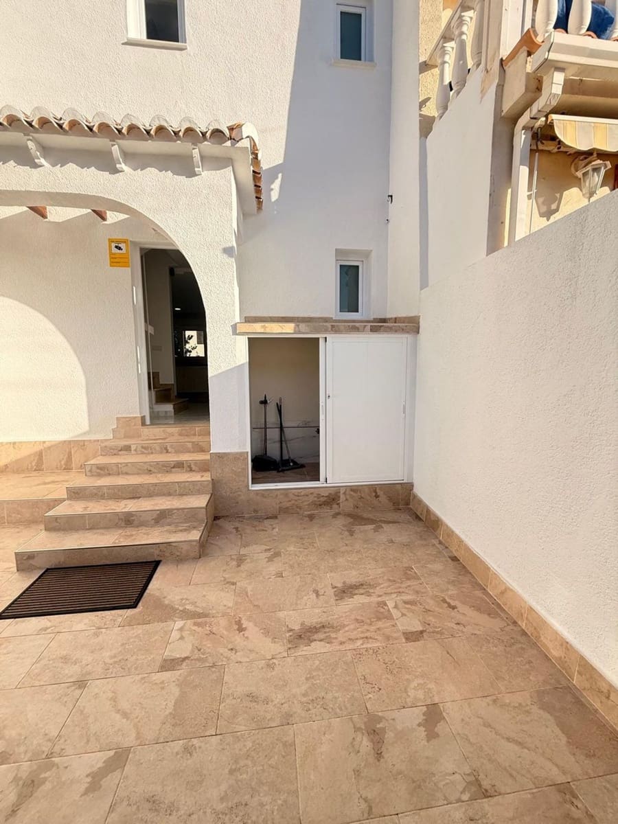 3 Zimmer Haus zu verkaufen in Torrevieja mit Pool Garage - 229.000 € (Ref: 9461007)