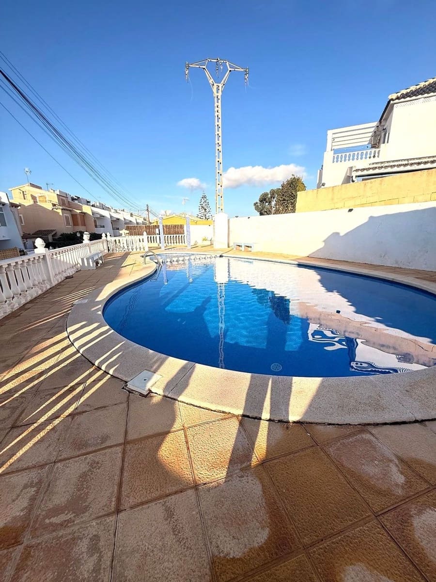 3 Zimmer Haus zu verkaufen in Torrevieja mit Pool Garage - 229.000 € (Ref: 9461007)