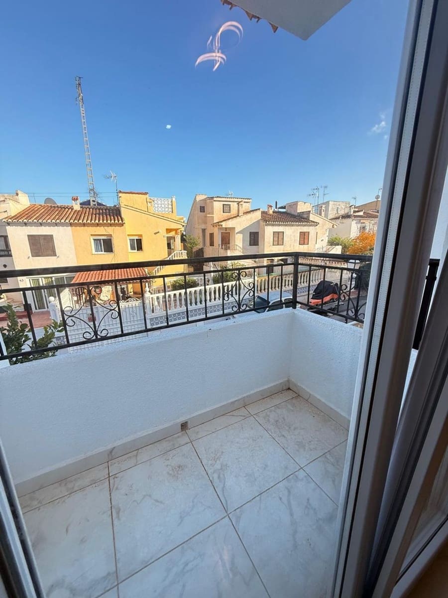 3 Zimmer Haus zu verkaufen in Torrevieja mit Pool Garage - 229.000 € (Ref: 9461007)