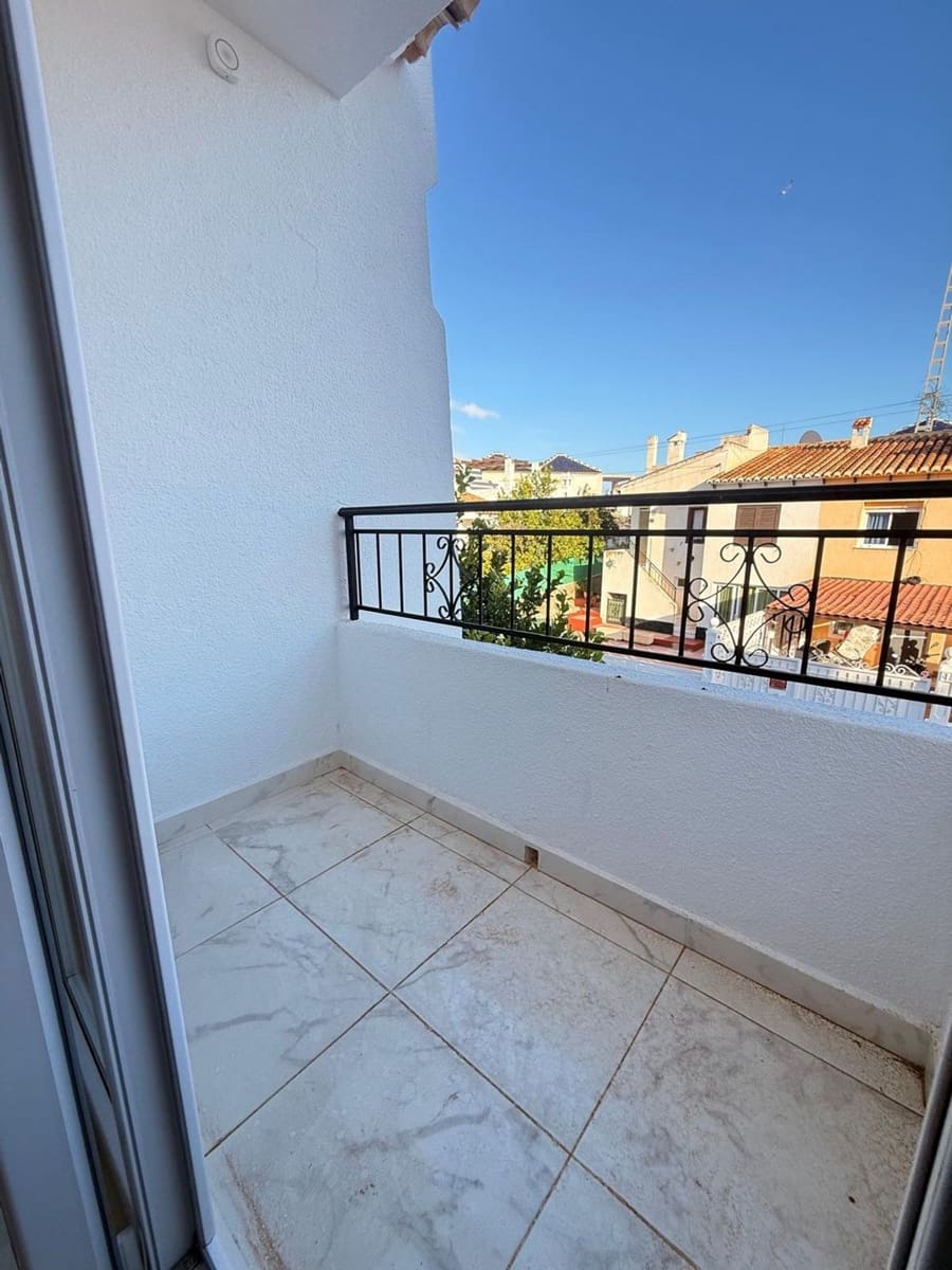 3 Zimmer Haus zu verkaufen in Torrevieja mit Pool Garage - 229.000 € (Ref: 9461007)