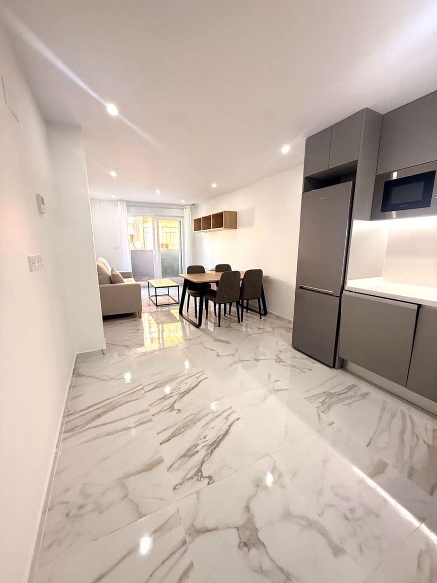 2 quarto Apartamento para venda em Torrevieja com garagem - 239 000 € (Ref: 9468011)