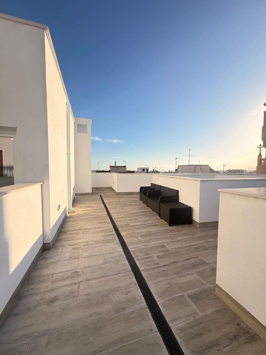 2 quarto Apartamento para venda em Torrevieja com garagem - 239 000 € (Ref: 9468011)