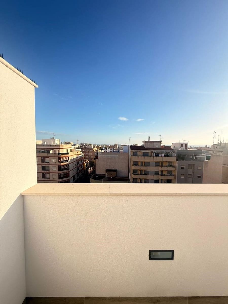 2 quarto Apartamento para venda em Torrevieja com garagem - 239 000 € (Ref: 9468011)