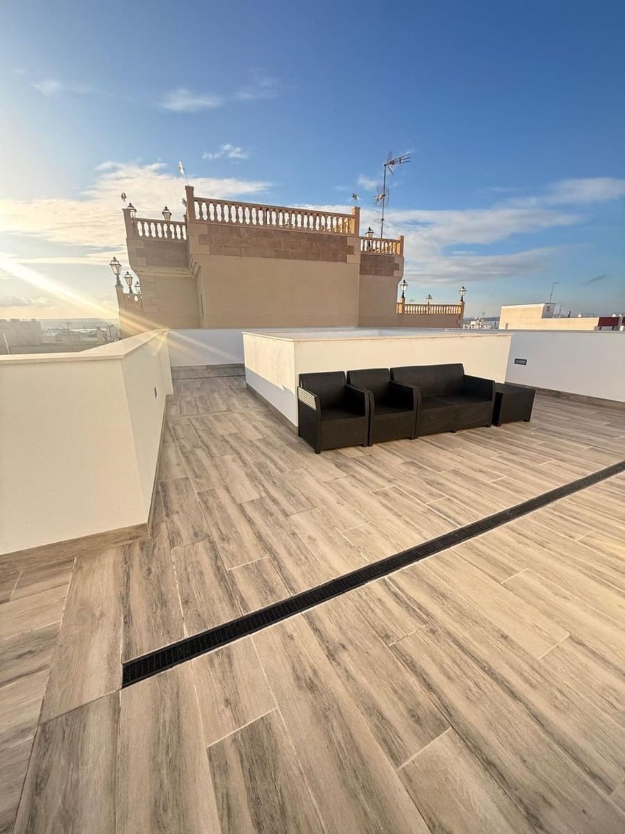 2 quarto Apartamento para venda em Torrevieja com garagem - 239 000 € (Ref: 9468011)