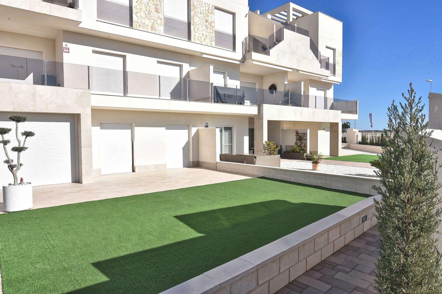 Apartamento de 2 habitaciones en Guardamar del Segura en venta con piscina garaje - 294.000 € (Ref: 9470574)