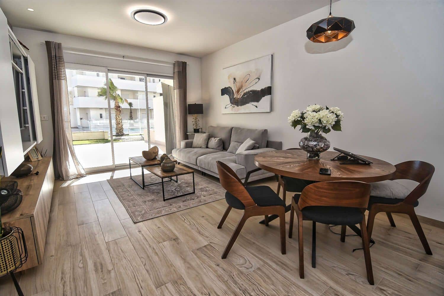 Apartamento de 2 habitaciones en Guardamar del Segura en venta con piscina garaje - 294.000 € (Ref: 9470574)