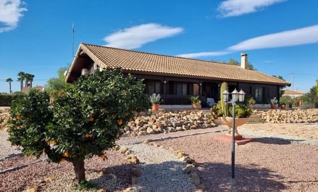 4 soveværelse Villa til salg i Catral med swimmingpool garage - € 829.000 (Ref: 9481751)