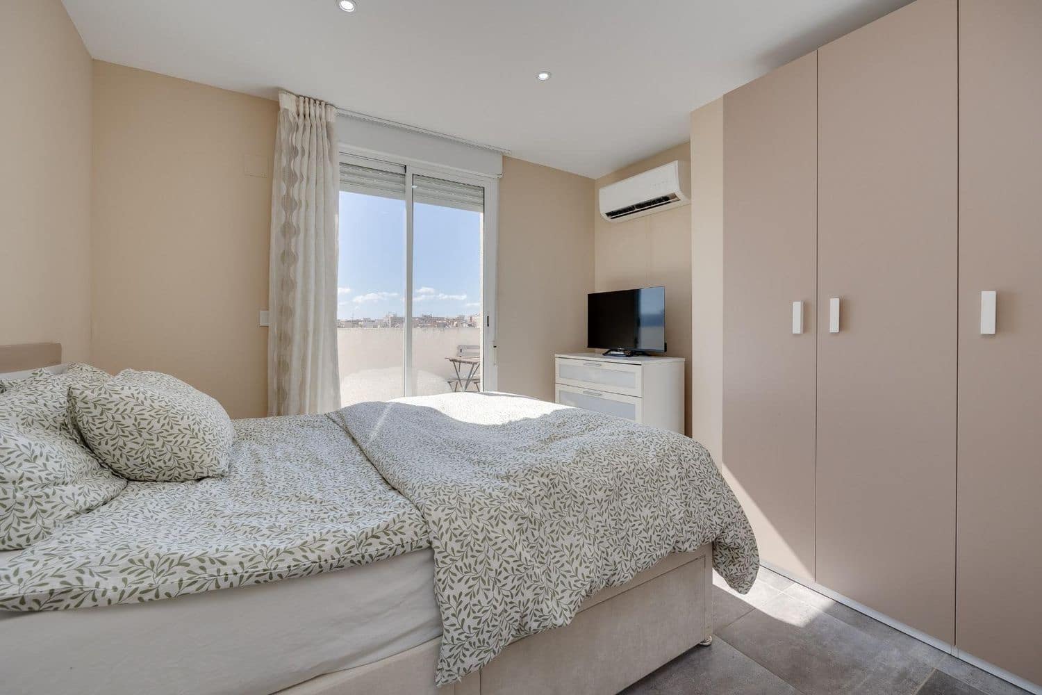 3 quarto Apartamento para venda em Torrevieja com garagem - 180 000 € (Ref: 9501908)