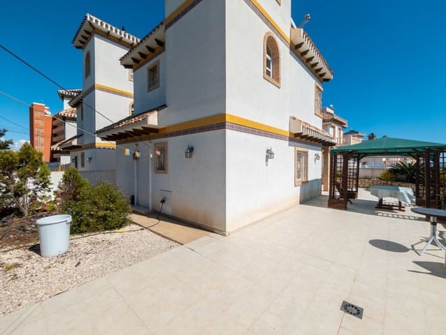 3 makuuhuone Huvila myytävänä paikassa Torreblanca, Torrevieja mukana 
autotalli - 420 000 € (Ref: 9520651)