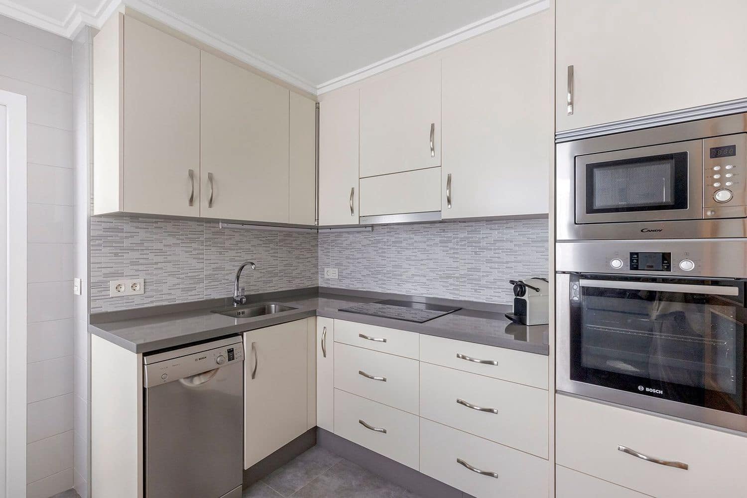 3 soveværelse Lejlighed til salg i Torrevieja med garage - € 194.900 (Ref: 9529206)