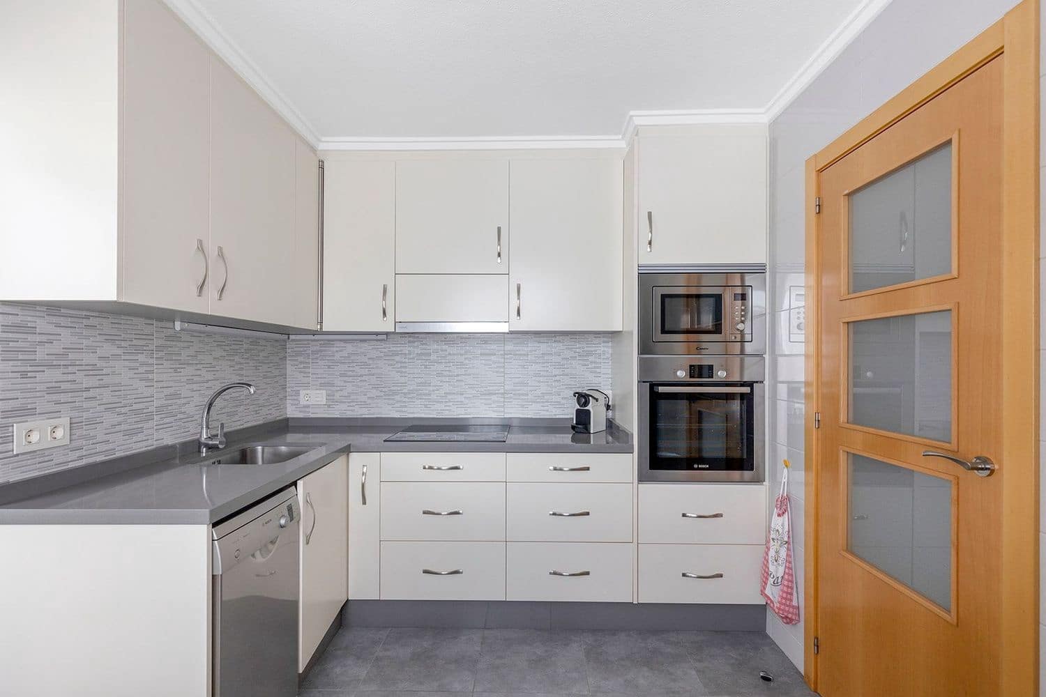 3 soveværelse Lejlighed til salg i Torrevieja med garage - € 194.900 (Ref: 9529206)