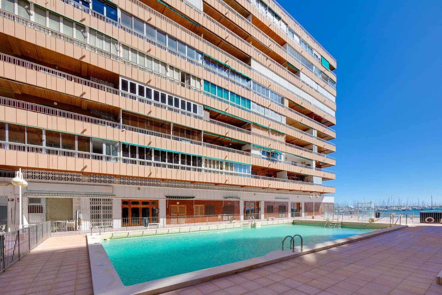 3 Zimmer Apartment zu verkaufen in Torrevieja mit Pool Garage - 289.000 € (Ref: 9535475)