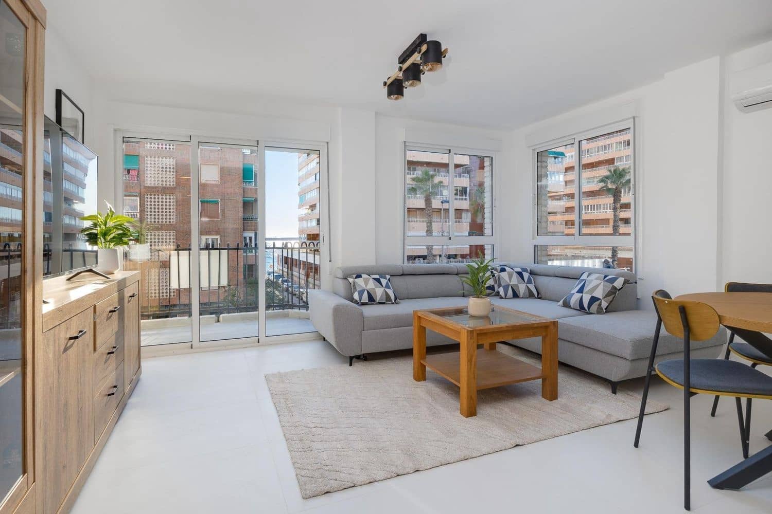 3 Zimmer Apartment zu verkaufen in Torrevieja mit Garage - 259.000 € (Ref: 9535476)