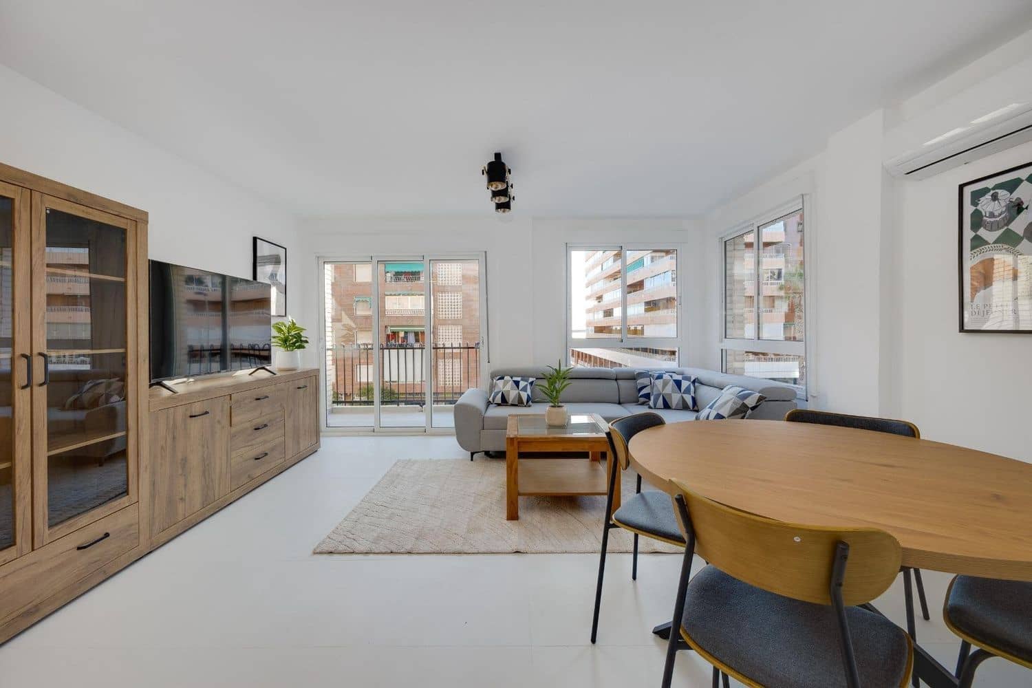 3 Zimmer Apartment zu verkaufen in Torrevieja mit Garage - 259.000 € (Ref: 9535476)