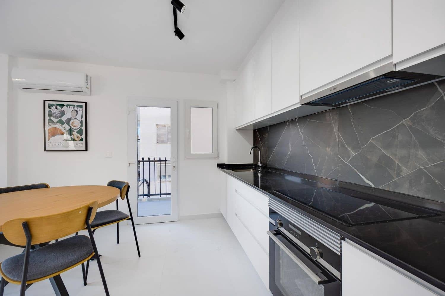 3 Zimmer Apartment zu verkaufen in Torrevieja mit Garage - 259.000 € (Ref: 9535476)