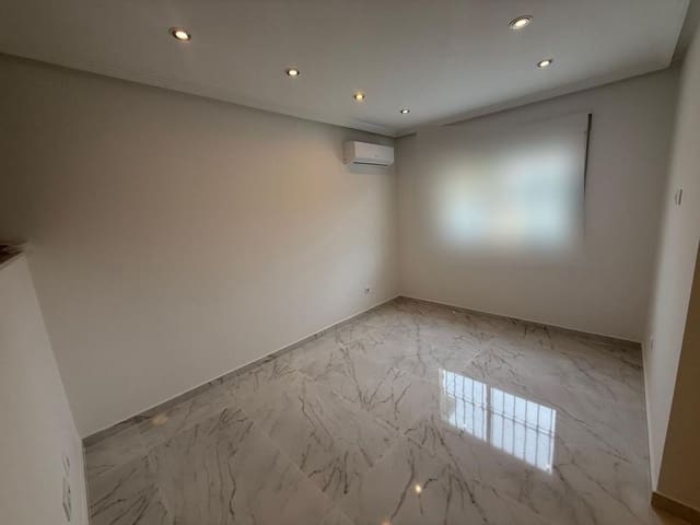 Apartamento de 2 habitaciones en Aguas Nuevas, Torrevieja en venta con piscina garaje - 199.800 € (Ref: 9536619)