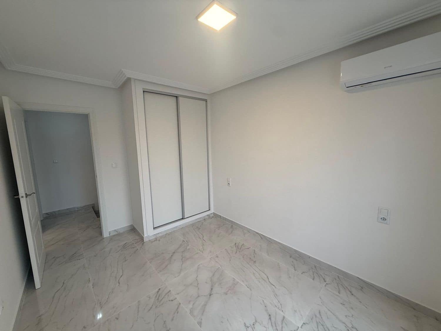 Apartamento de 2 habitaciones en Aguas Nuevas en venta con piscina garaje - 199.800 € (Ref: 9536619)