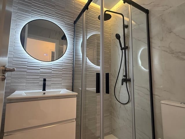 Apartamento de 2 habitaciones en Aguas Nuevas, Torrevieja en venta con piscina garaje - 199.800 € (Ref: 9536619)