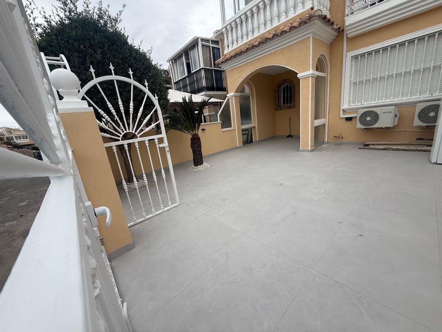 Apartamento de 2 habitaciones en Aguas Nuevas en venta con piscina garaje - 199.800 € (Ref: 9536619)