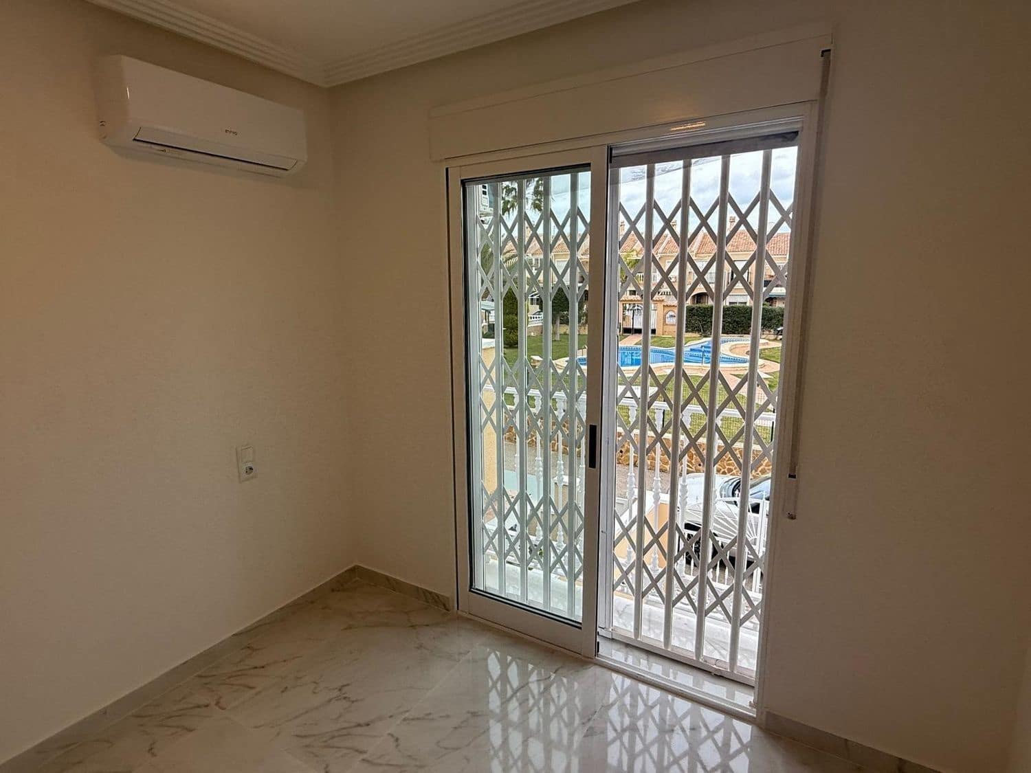 Apartamento de 2 habitaciones en Aguas Nuevas en venta con piscina garaje - 199.800 € (Ref: 9536619)