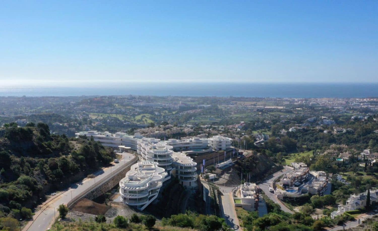 2 sypialnia Apartament na sprzedaż w La Quinta z basenem garażem - 1 299 000 € (Ref: 9554390)