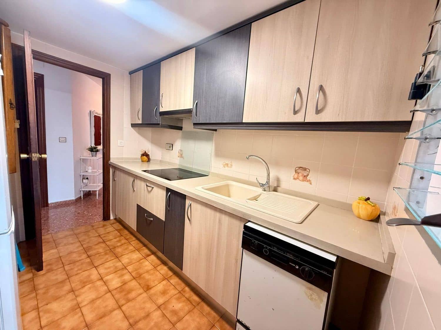 3 soveværelse Lejlighed til leje i Alicante by med garage - € 1.150 (Ref: 9557474)