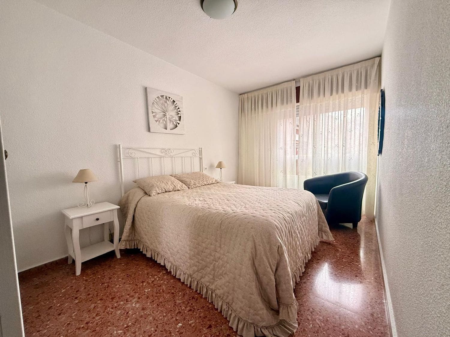 3 soveværelse Lejlighed til leje i Alicante by med garage - € 1.150 (Ref: 9557474)