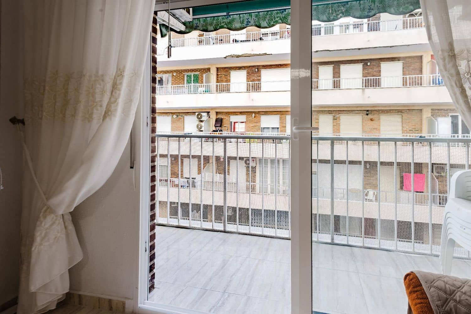 2 Zimmer Apartment zu verkaufen in Torrevieja mit Garage - 159.990 € (Ref: 9558447)