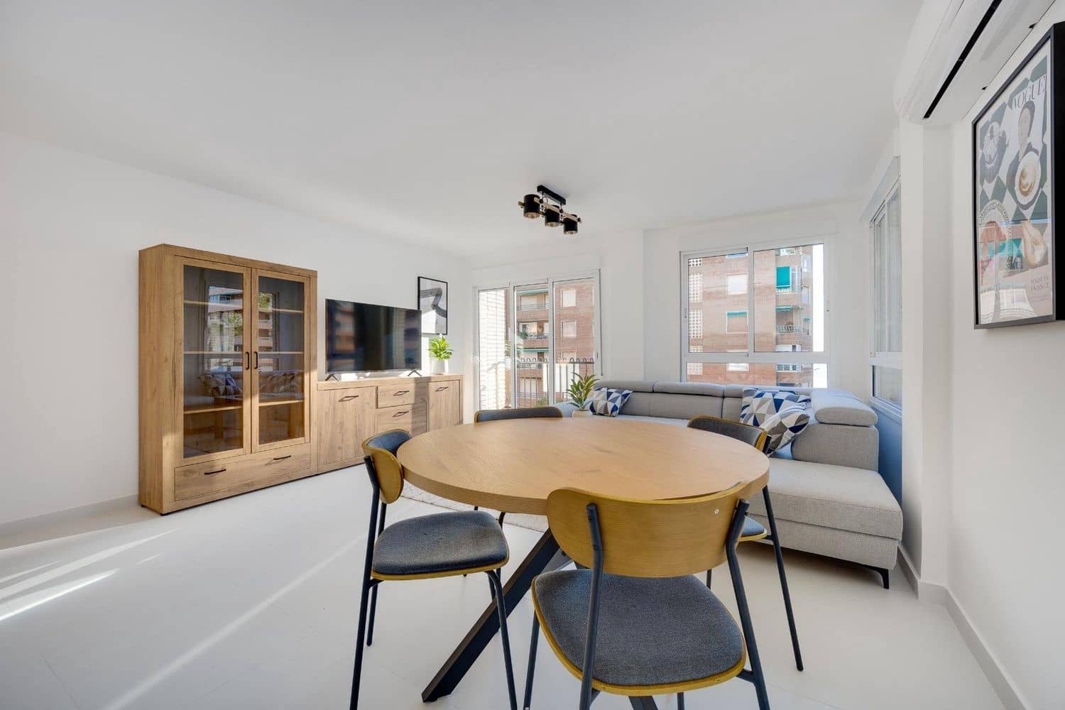 3 Zimmer Apartment zu verkaufen in Torrevieja mit Garage - 259.000 € (Ref: 9561370)