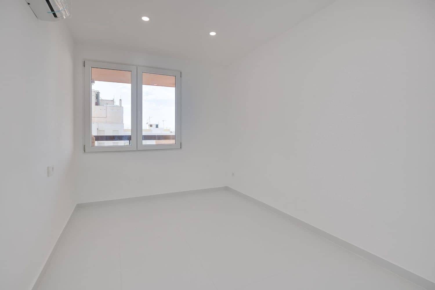 3 camera da letto Appartamento in vendita in Torrevieja con garage - 240.000 € (Rif: 9561371)