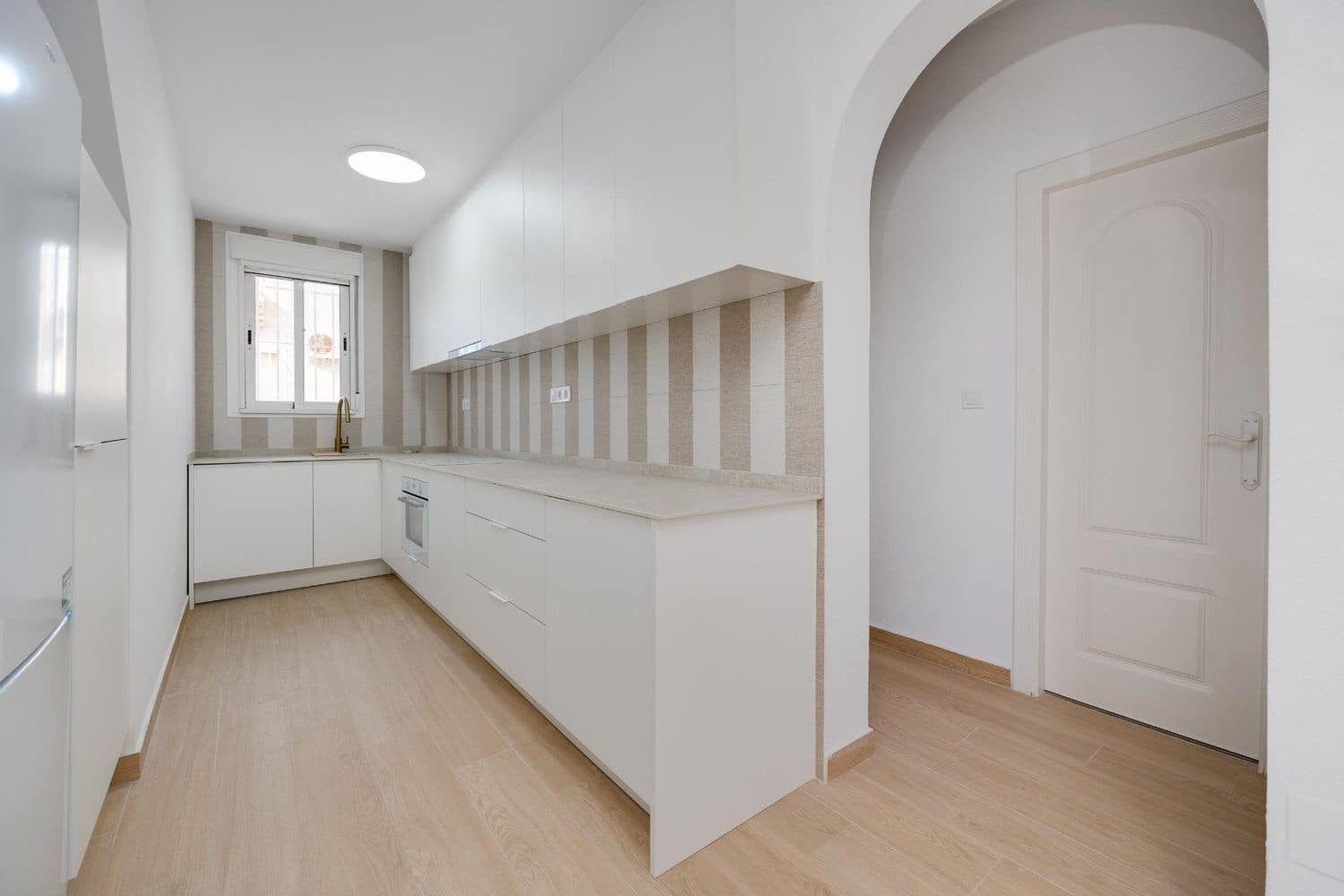 3 sypialnia Willa na sprzedaż w Miasto Alicante / Alacant z basenem garażem - 275 000 € (Ref: 9585887)