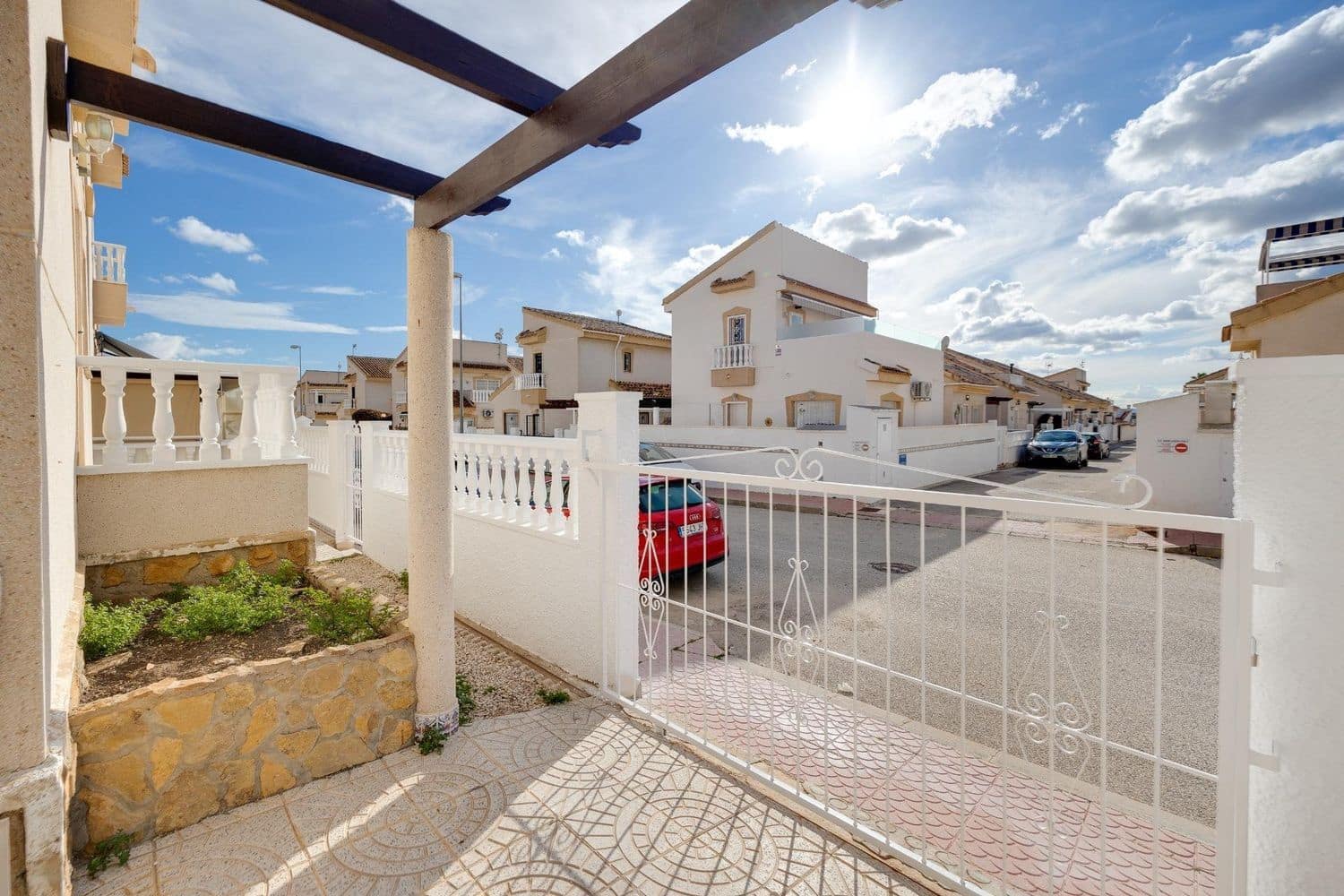 3 sypialnia Willa na sprzedaż w Miasto Alicante / Alacant z basenem garażem - 275 000 € (Ref: 9585887)