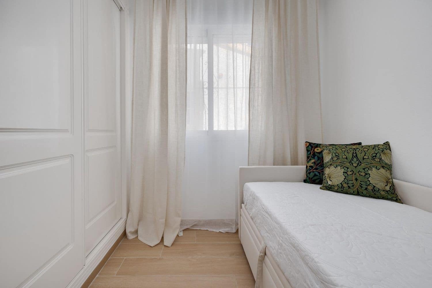 3 sypialnia Willa na sprzedaż w Miasto Alicante / Alacant z basenem garażem - 275 000 € (Ref: 9585887)