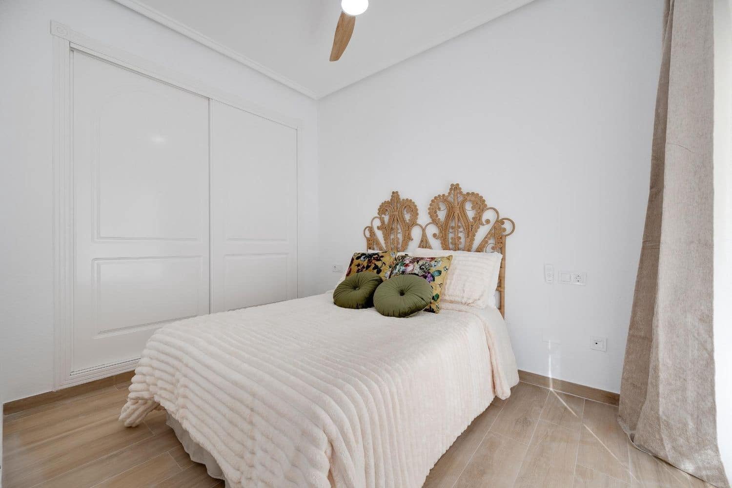 3 sypialnia Willa na sprzedaż w Miasto Alicante / Alacant z basenem garażem - 275 000 € (Ref: 9585887)