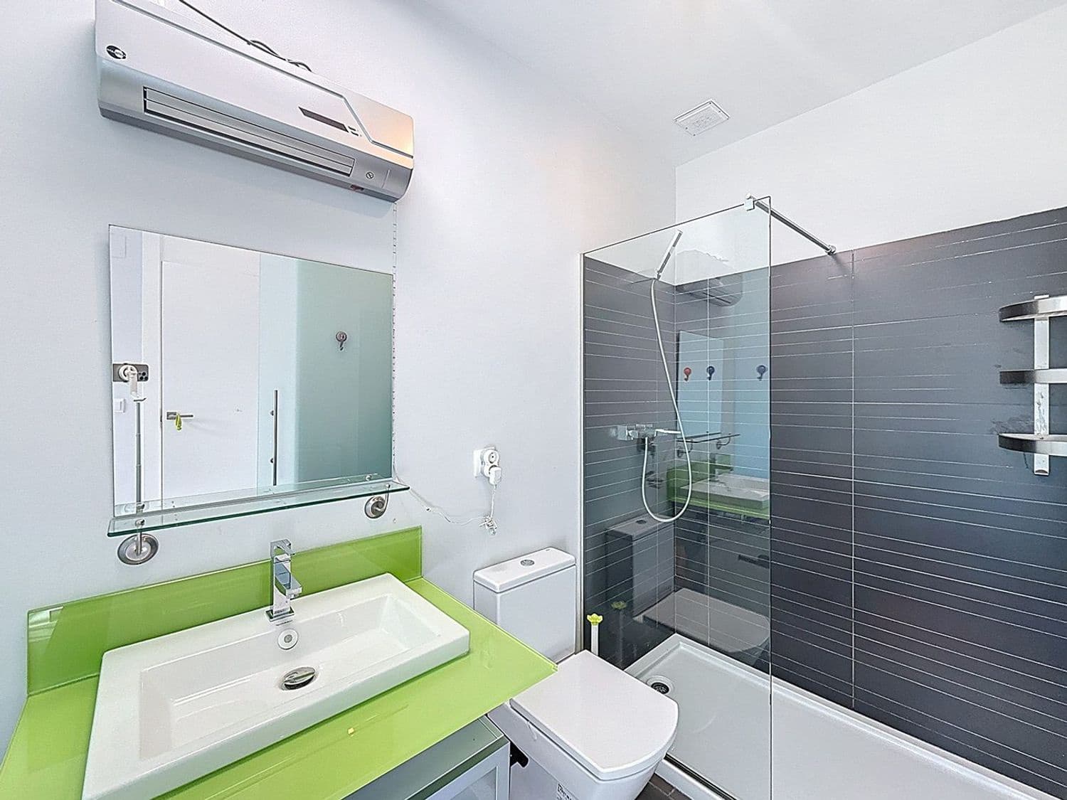 2 makuuhuone Omakotitalo myytävänä paikassa Orihuela mukana uima-altaan 
autotalli - 239 995 € (Ref: 9600881)