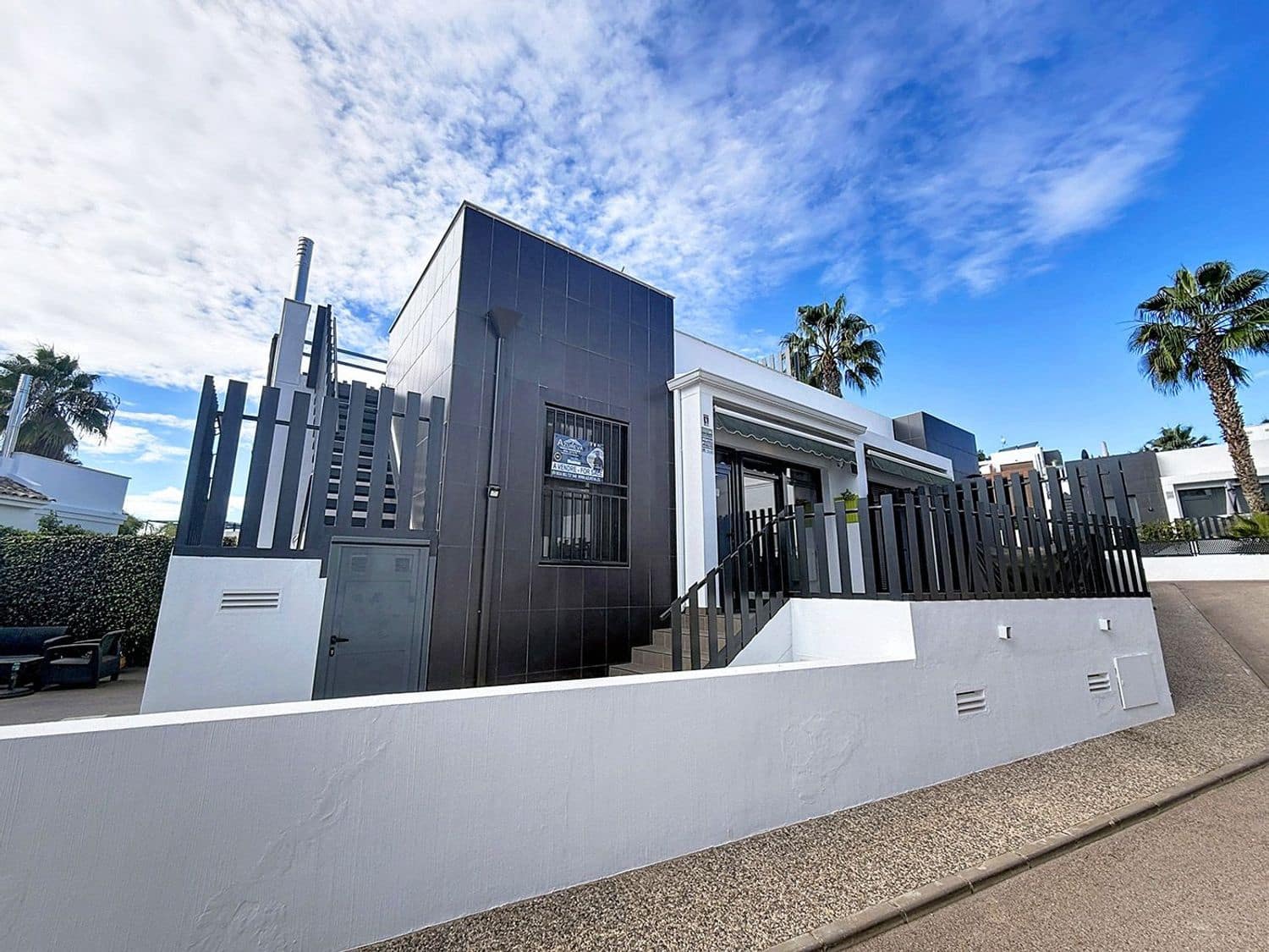 2 makuuhuone Omakotitalo myytävänä paikassa Orihuela mukana uima-altaan 
autotalli - 239 995 € (Ref: 9600881)