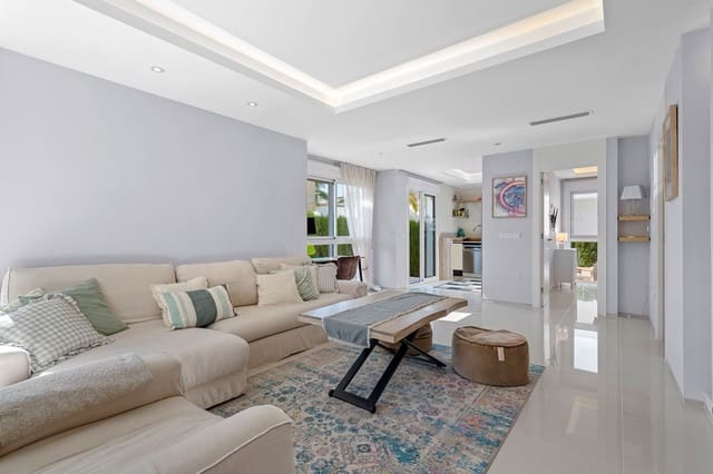 3 makuuhuone Omakotitalo myytävänä paikassa Rojales mukana uima-altaan 
autotalli - 379 000 € (Ref: 9610756)