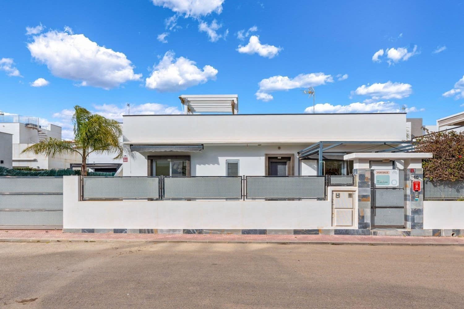 Chalet de 3 habitaciones en Rojales en venta con piscina garaje - 425.000 € (Ref: 9610757)