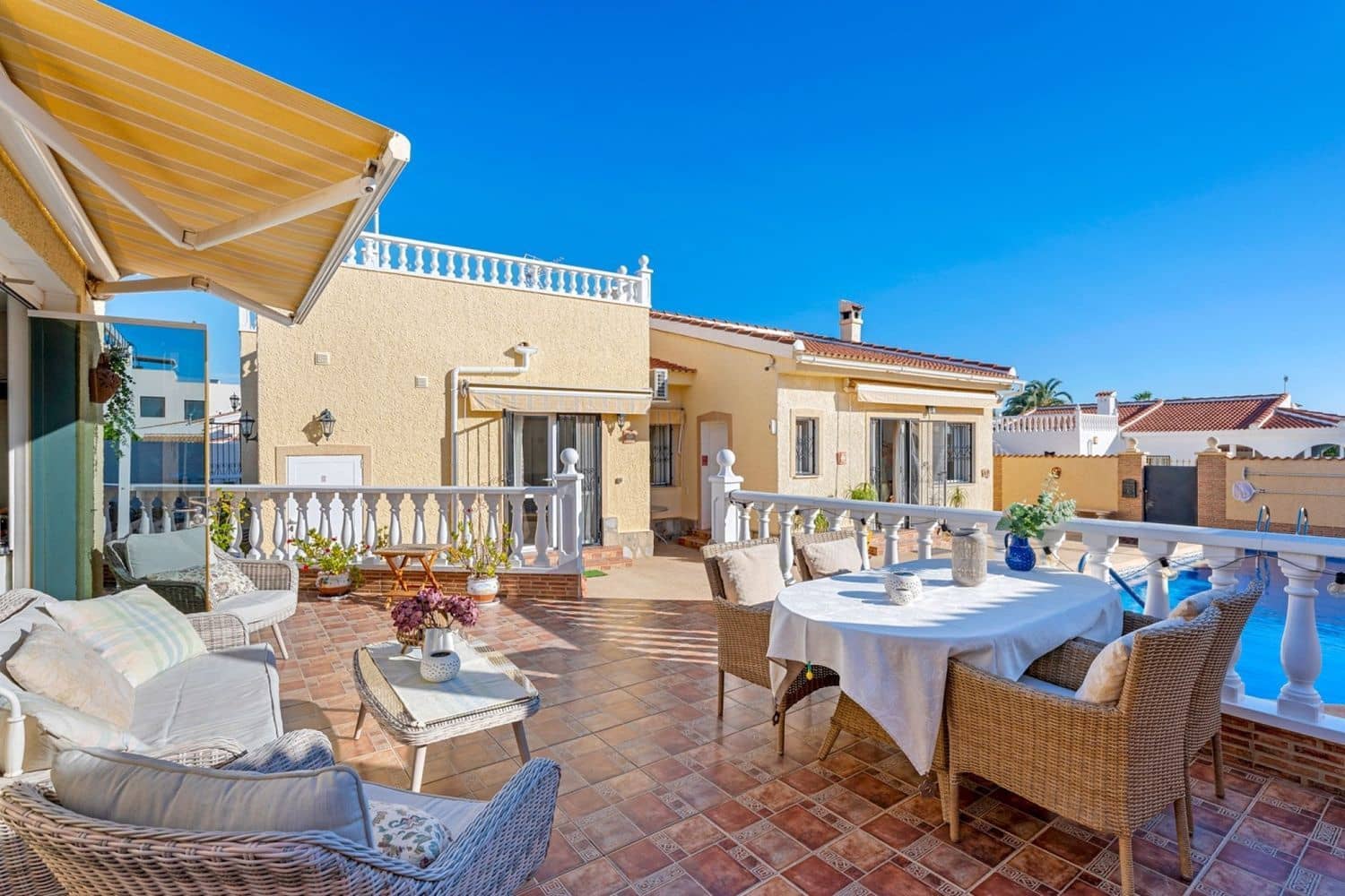 4 soveværelse Villa til salg i Ciudad Quesada med swimmingpool garage - € 449.500 (Ref: 9619010)