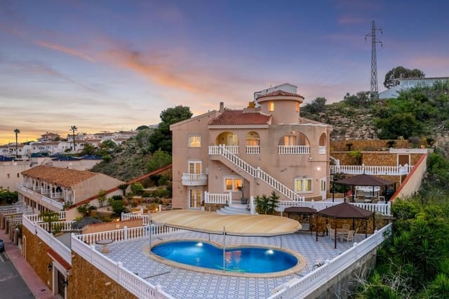 Chalet de 7 habitaciones en Ciudad Quesada, Rojales en venta con piscina garaje - 690.000 € (Ref: 9619011)